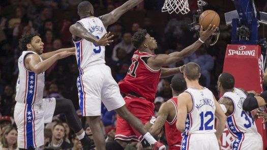 Butler brilla con 53 puntos y Bulls superan a 76ers