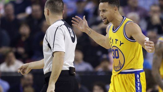 Curry suma 38 en triunfo de Warriors sobre Kings
