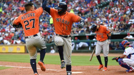 McCullers poncha a 10; Astros doblegan a Rangers