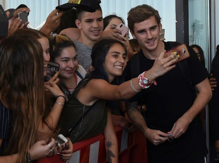 Griezmann llega a Uruguay y vuelve a declararse admirador de los charrúas