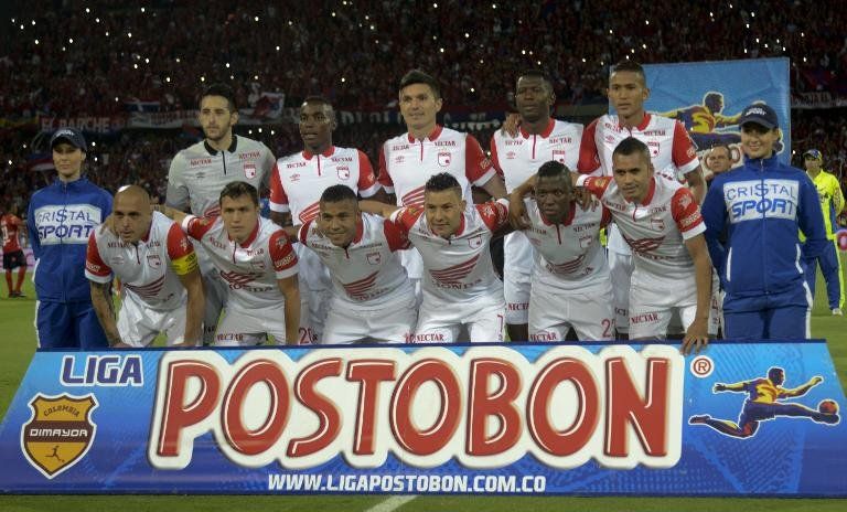 Hinchas de Santa Fe celebran el título hasta la madrugada