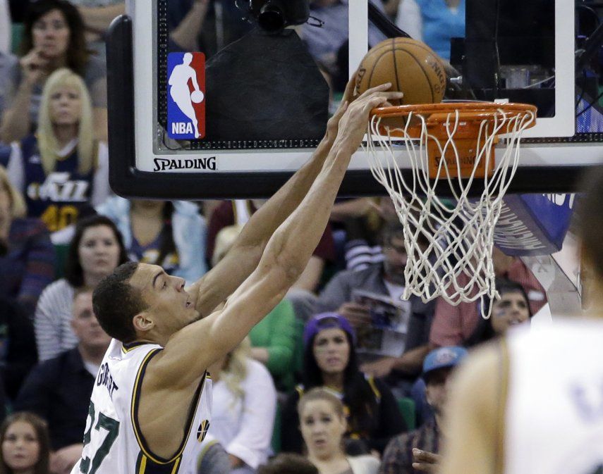 Jazz cierra campaña en casa con triunfo sobre Mavs