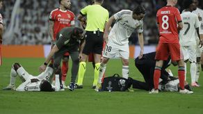 Raúl Asencio, trasladado al hospital tras un duro golpe con un compañero