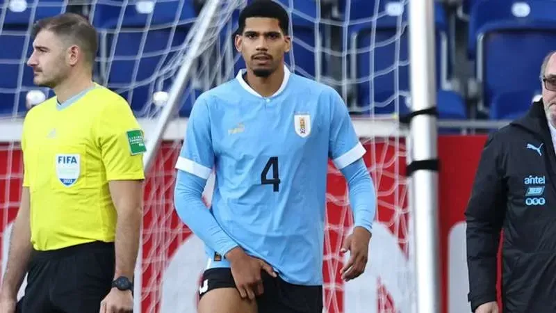 Araujo es pieza importante del seleccionado uruguayo.