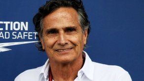 Nelson Piquet se disculpa por declaraciones racistas sobre Lewis Hamilton.