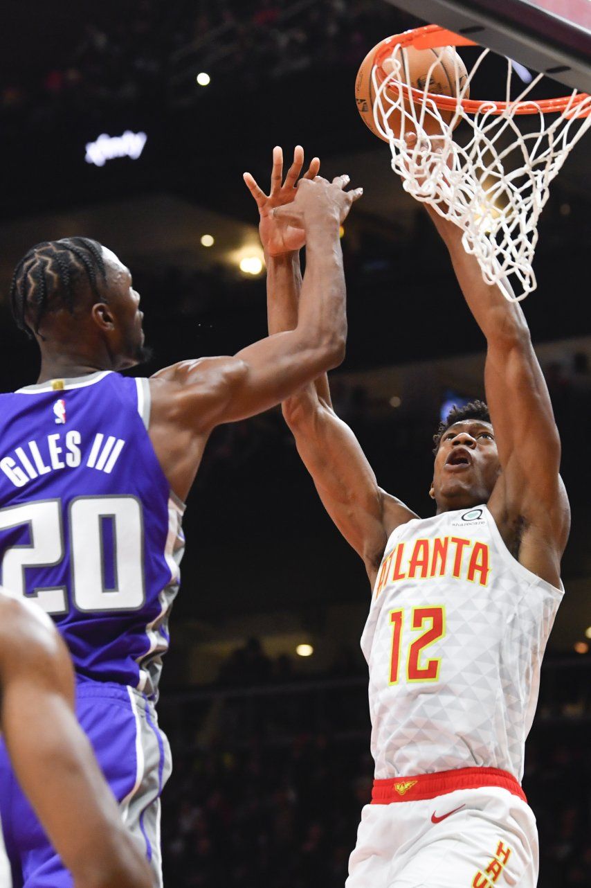 Bogdanovic y Kings ganan 121-109 a Hawks