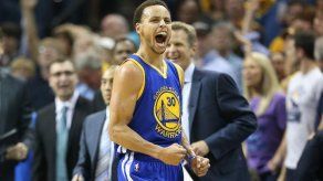 Los Hawks y los Warriors avanzan a la Final Four de la NBA