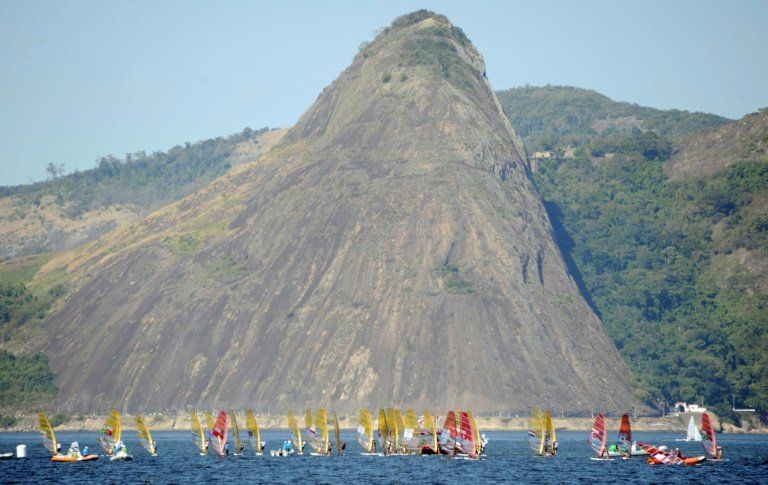 Empresa de aguas de Rio de Janeiro, sospechosa de contaminar bahía