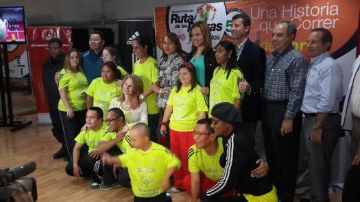 Olimpiadas Especiales innovando con 1era carrera caminata en el Casco Antiguo