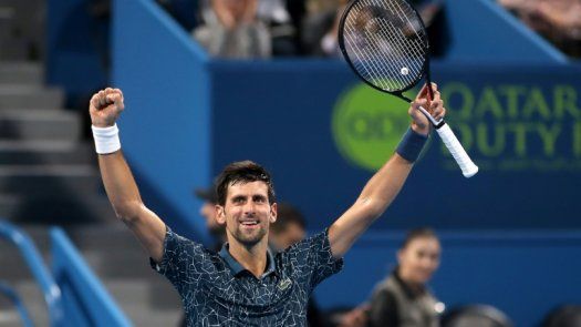 Djokovic sufre para pasar a segunda ronda en Doha