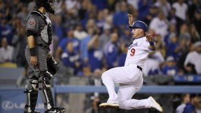 Dodgers frenan mala racha derrotando a Diamondbacks por 6-3
