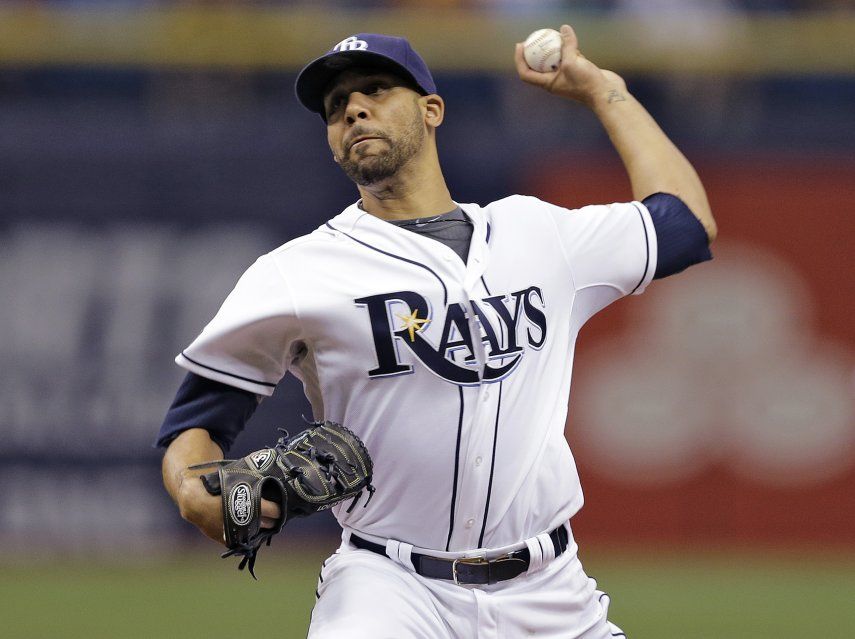 Price, Lester y Lackey, cedidos en canje