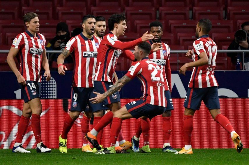 El Atlético sigue imparable, Barcelona resiste sin Messi