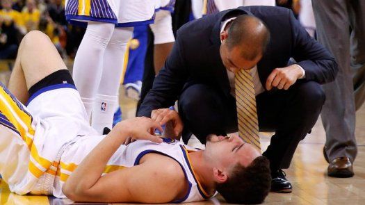 NBA: Klay Thompson, de Golden State, sufre de conmoción cerebral