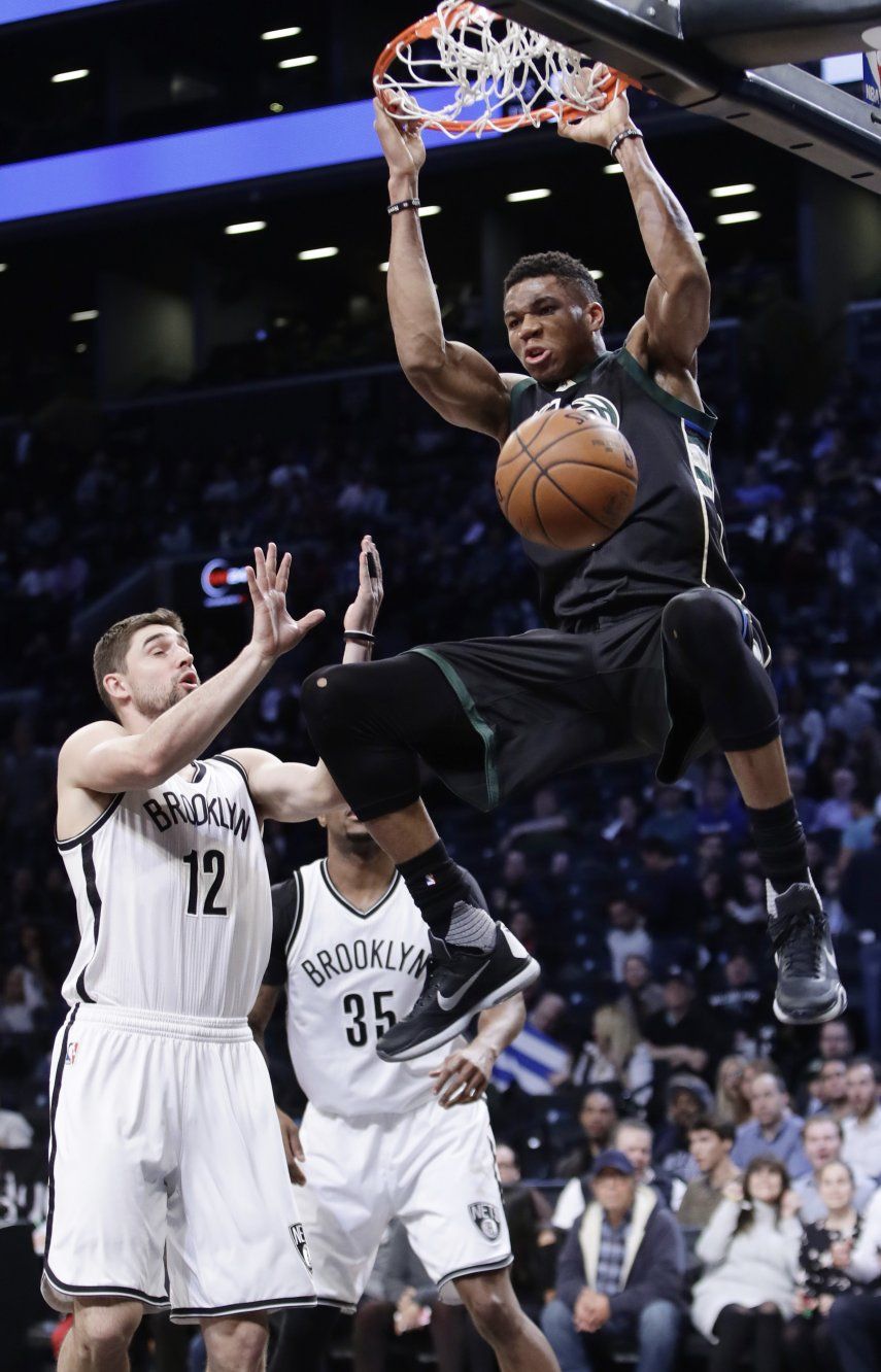 Antetokounmpo anota 33 puntos y Bucks vence a Nets