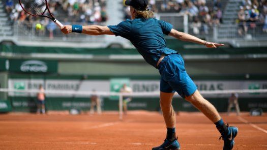 Shapovalov cae en segunda ronda y despeja el camino de Nadal en París
