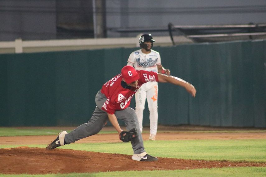 Béisbol Mayor 2025: Coclé responde sobre el final y vence a Panamá Metro