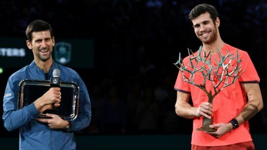 Khachanov sorprende a Djokovic en la final de París-Bercy