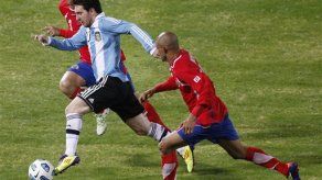 América: Tabárez no cree que Messi sea un Superman