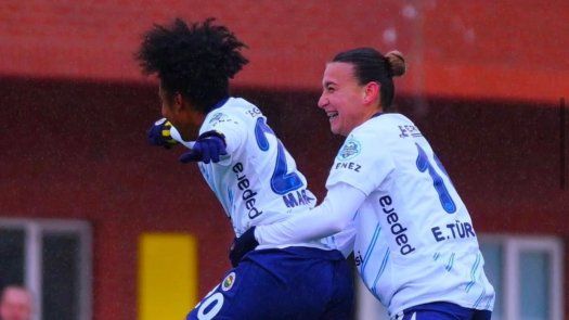 Marta Cox anota otro golazo en goleada del Fenerbahce
