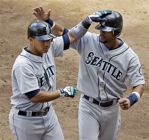 MLB: Marineros 5, Cerveceros 4; López batea cuadrangular