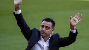 Xavi logra su primera victoria con el Barcelona.