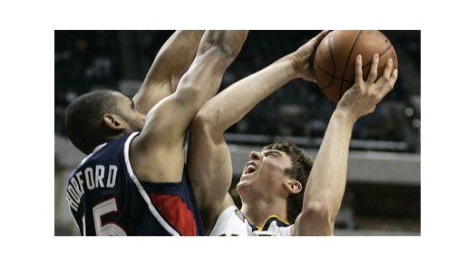Dominicano Horford y Hawks de Atlanta pasan por encima a Indiana