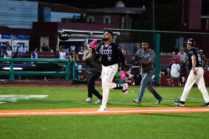 Johan Camargo dejó en el terreno a los Saraperos con enorme cuadrangular