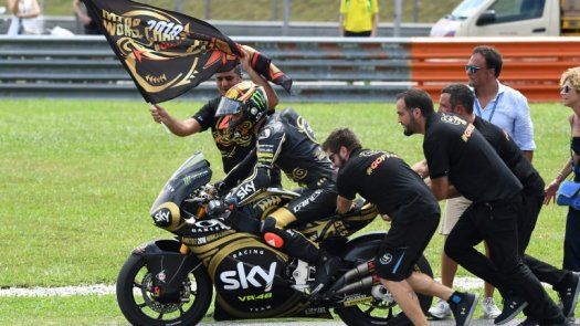 Francesco Bagnaia gana el mundial de Moto2 tras quedar tercero en Malasia