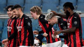 Milan sigue firme en la cima de la Serie A
