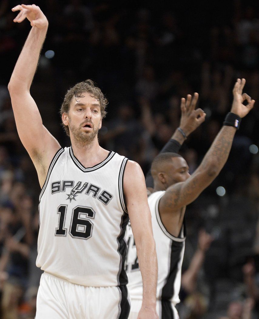 Spurs reaccionan y vencen a Grizzlies en prórroga