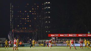 Portero que comió empanada en partido renuncia tras pesquisa