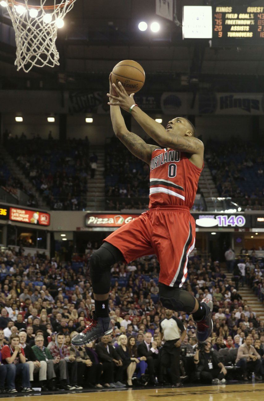 Kings resisten ataque de Lillard, ganan a Portland