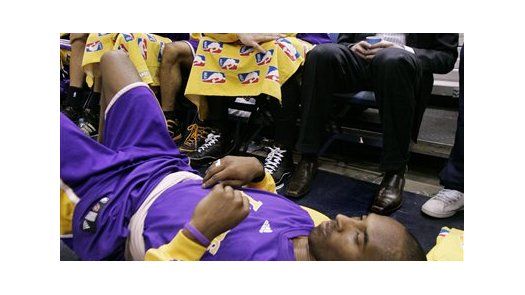 Bryant sigue sufriendo dolor de espalda