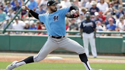 Camada de jóvenes lanzadores genera optimismo en Marlins