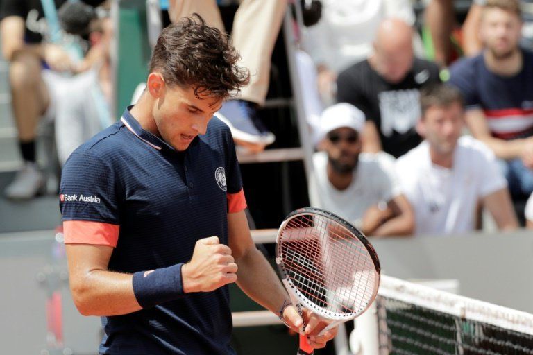 Thiem derrota a Tsitsipas en segunda ronda de Roland Garros