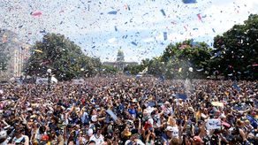 NBA: Miles de fanáticos de Denver Nuggets celebran el titulo en desfile