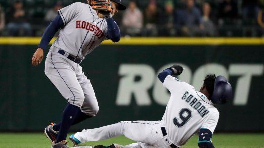 Astros hunden a Marineros en un gran 7mo inning y ganan 7-1