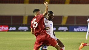 Christian Beguer felicita a Eduardo Anderson tras su debut oficial