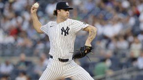 MLB: Cam Schlittler se estrena con victoria con los Yankees