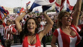Mundial: Paraguayos festejan como si hubiesen ganado