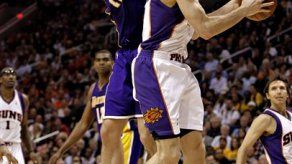 LeBron regresa para continuar récord de anotaciones