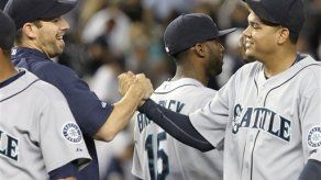 Félix Hernández blanquea a los Yanquis en su propia casa