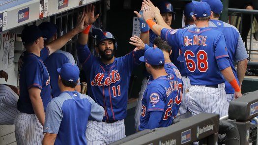 Oswalt logra su primera victoria, Mets vencen a Padres