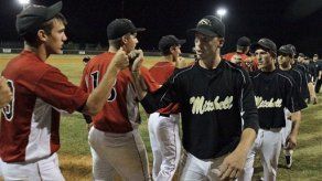 Lanzador juvenil suma cuarto partido sin hits
