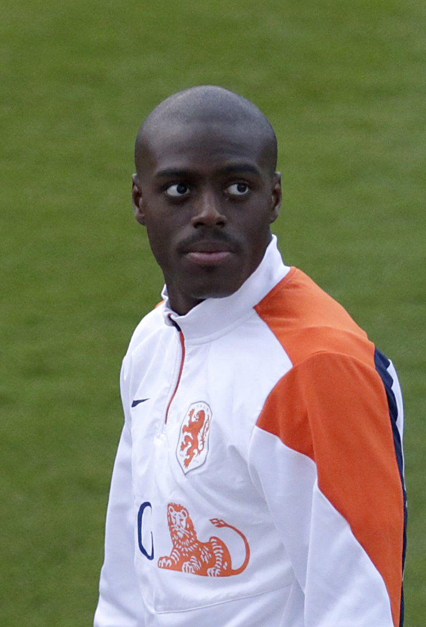 Martins Indi se entrena con Holanda
