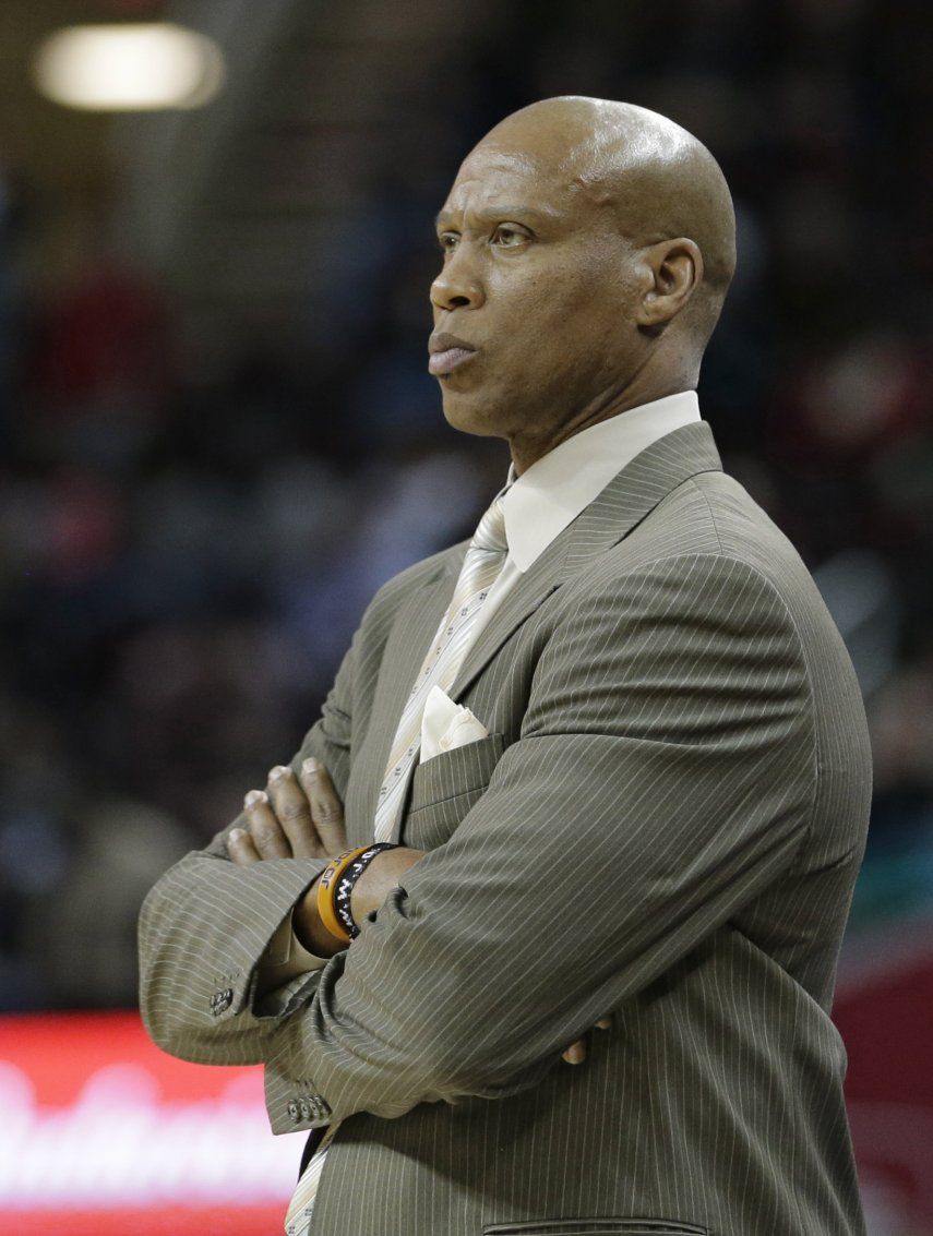 Fuente AP: Byron Scott no volverá como entrenador de Lakers