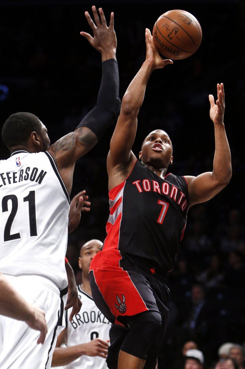 Raptors remontan para vencer a Nets en tiempo extra