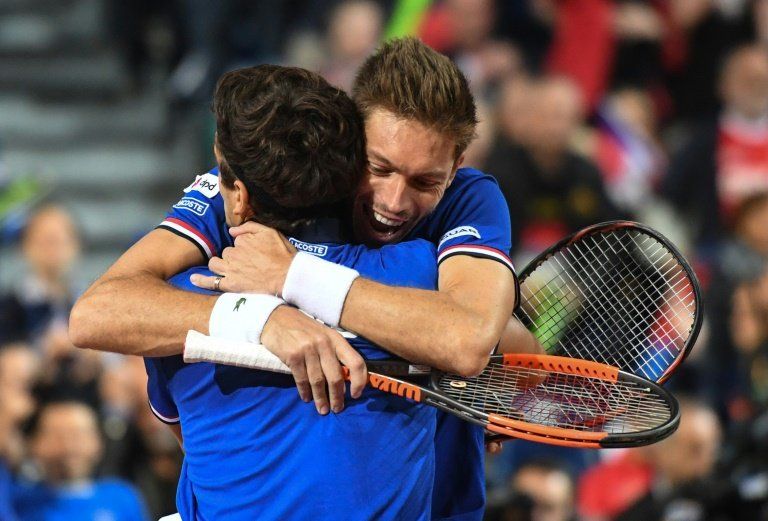 Francia y Australia ganan el dobles y se acercan a la final de la Copa Davis