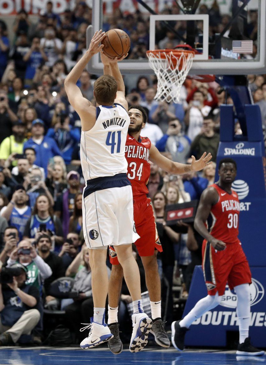 Nowitzki supera a Chamberlain como 6to anotador de la NBA